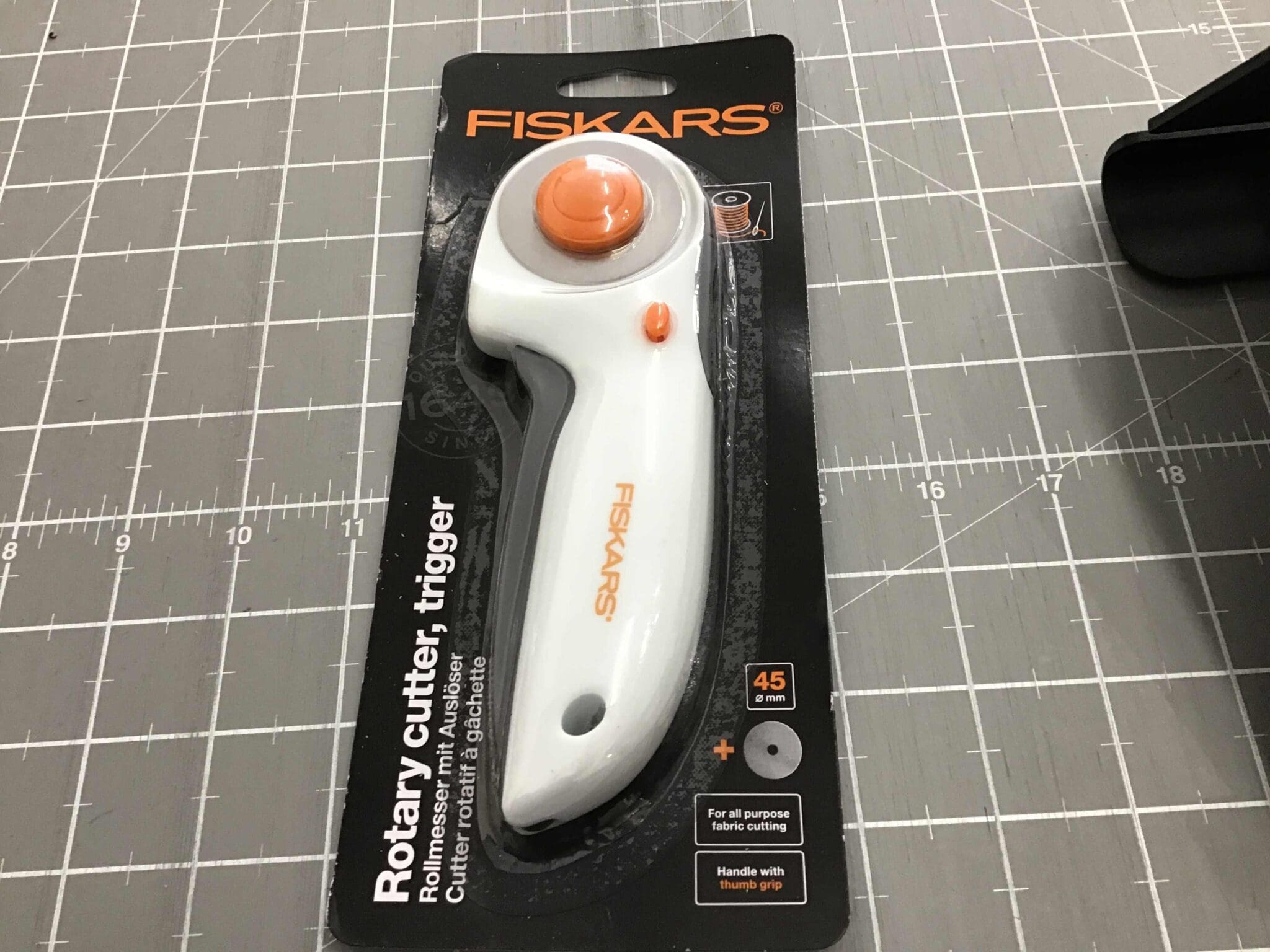 Fiskars 45mm Rotary Cutter Trigger Handle - Quilters Den