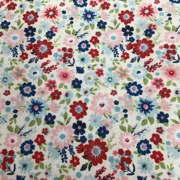 Hip Hip Hooray 70520/4 red and pink flowers on white background